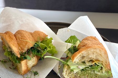 Авокадо круассан