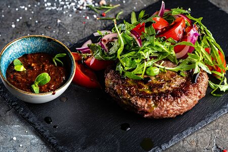 Португальская котлета из трех видов мяса