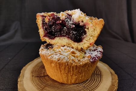 Ягодное лукошко со смородиной