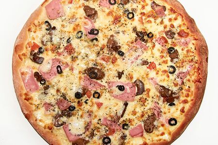 Пицца с грибами и ветчиной