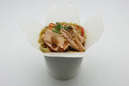 Лапша с лососем