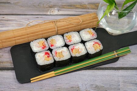 Ролл Весёлая креветка