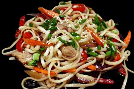 Удон со свининой