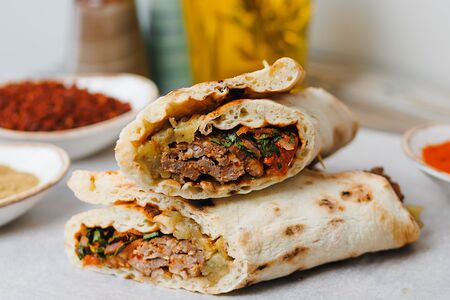 Адана Дюрюм с баклажанами Patlıcan Kebap Dürüm маленькая