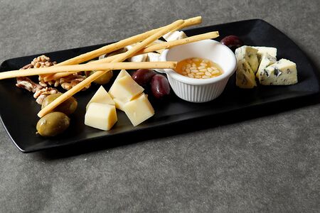 Антипасти с сыром