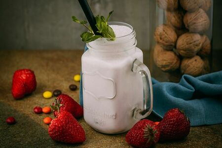 Клубничный коктейль