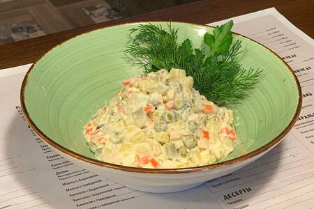 Салат Оливье с курицей