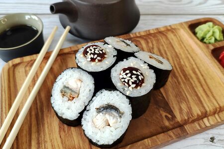 Ролл Хосомаки унаги