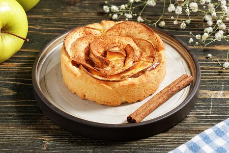 Пирожное Яблоко и сливочно-ванильный крем