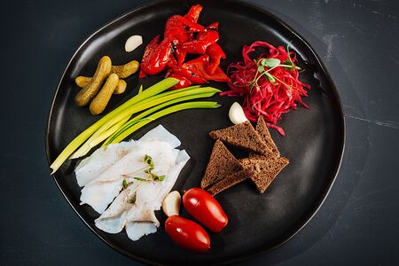 Сало с бородинским хлебом