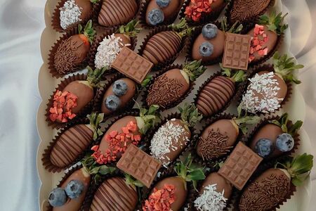 Набор 25 шоколадных клубник