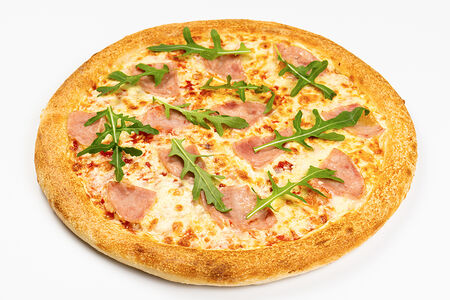 Пицца с ветчиной и рукколой классическая