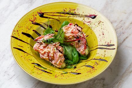 Авокадо, фаршированное крабом