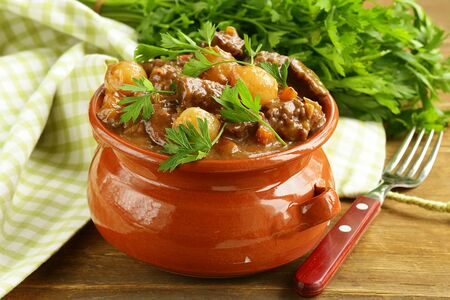 Жаркое в горшочке