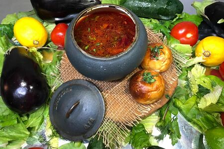 Борщ с пампушками