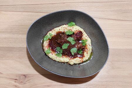 Говяжьи щёки с картофельным пюре