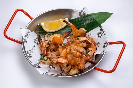 Соте из тигровых креветок