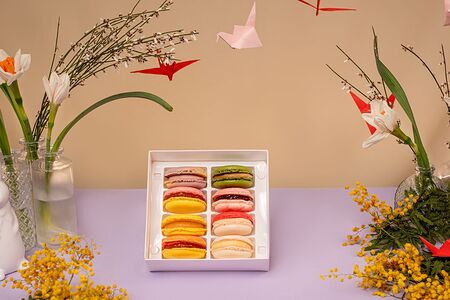 Набор из 8 монбонов и открытка