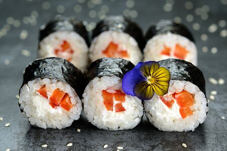 Малый ролл с сыром, болгарским перцем