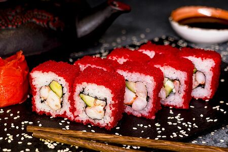 Ролл Калифорния с креветкой