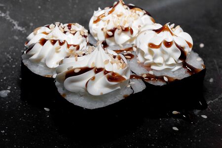 Ролл лосось терияки