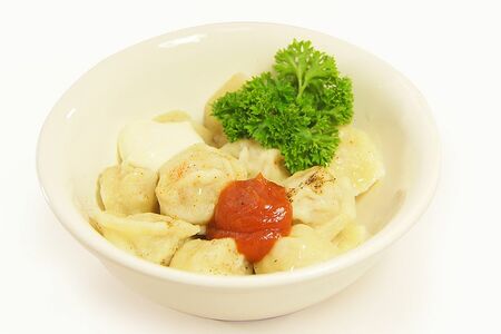 Пельмени отварные с маслом