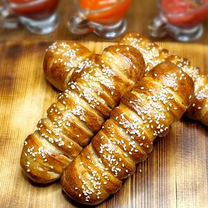 Сосиска в тесте печёная