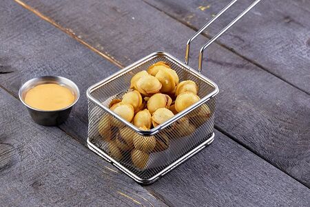 Крафт-пельмени с сырным соусом