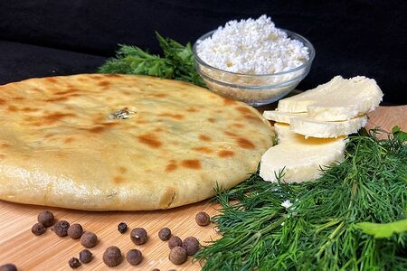 Пирог с сыром, творогом и зеленью