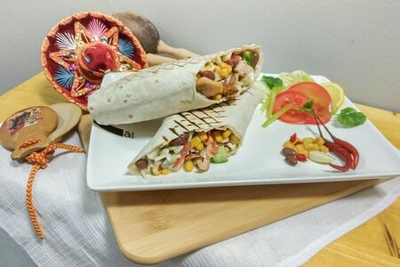 Мачо Мехикано - шаверма с курицей и кукурузой по-мексикански