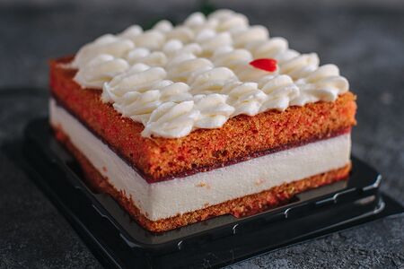 Нарезной торт Клубничка