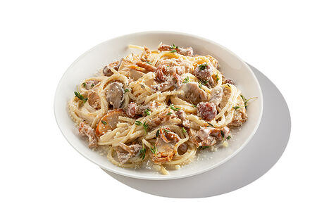 Паста с лесными грибами и цыпленком