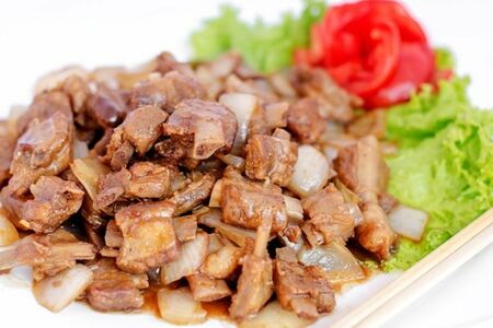 Ребрышки с луком
