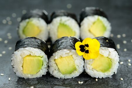 Малый ролл Авокадо №15