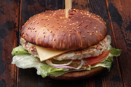 Чизбургер с курицей