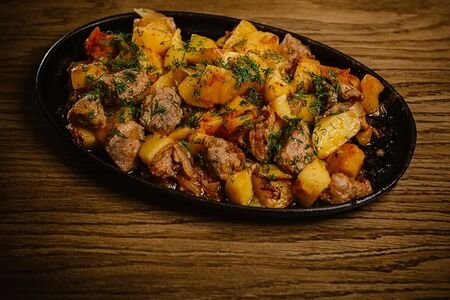 Мясо по-домашнему с курицей