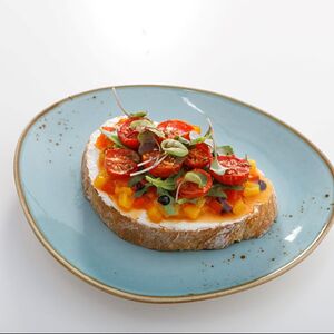 Брускетта с печеным перцем