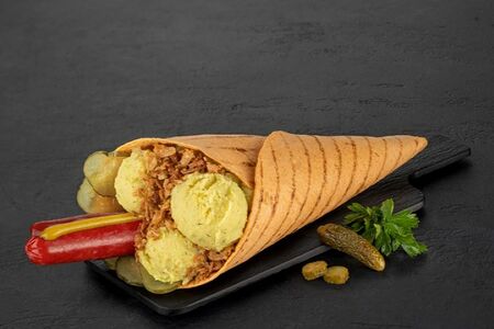 Рулле с колбаской чоризо