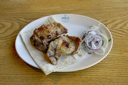 Куриное бедро на гриле