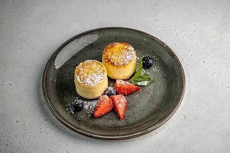 Сырник творожный с топингом