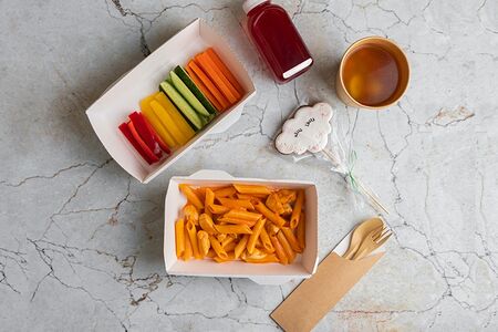 Обед с пенне с цыпленком