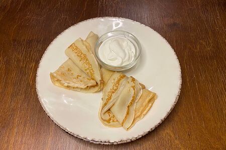 Блинчики со сметаной