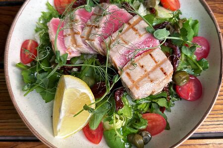 Салат с тунцом