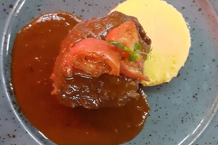 Щечки телячьи с полентой