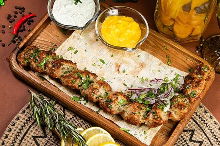 Люля-кебаб из курицы с грибами и сыром