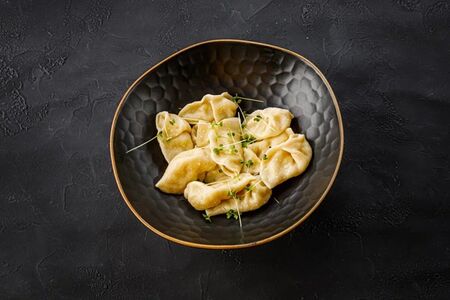 Вареники из мятого картофеля и жареного лука 