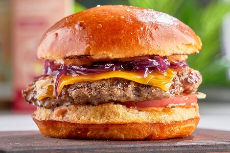 Бургер с мраморной говядиной
