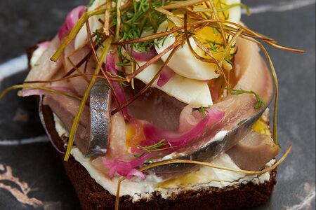 Сморреброд с селедью