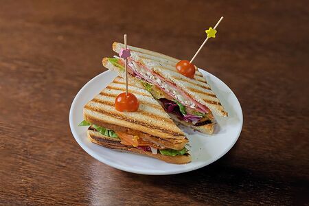 Сэндвич с ветчиной и сыром