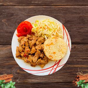 Гуляш с гарниром